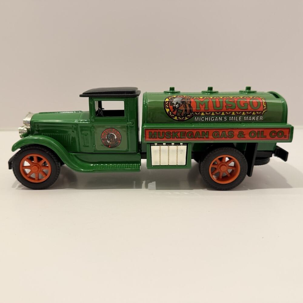 Muskegan Gas & Oil Co. JE Scale Models, Musgo Fuel Truck, Ertl Toy Bank